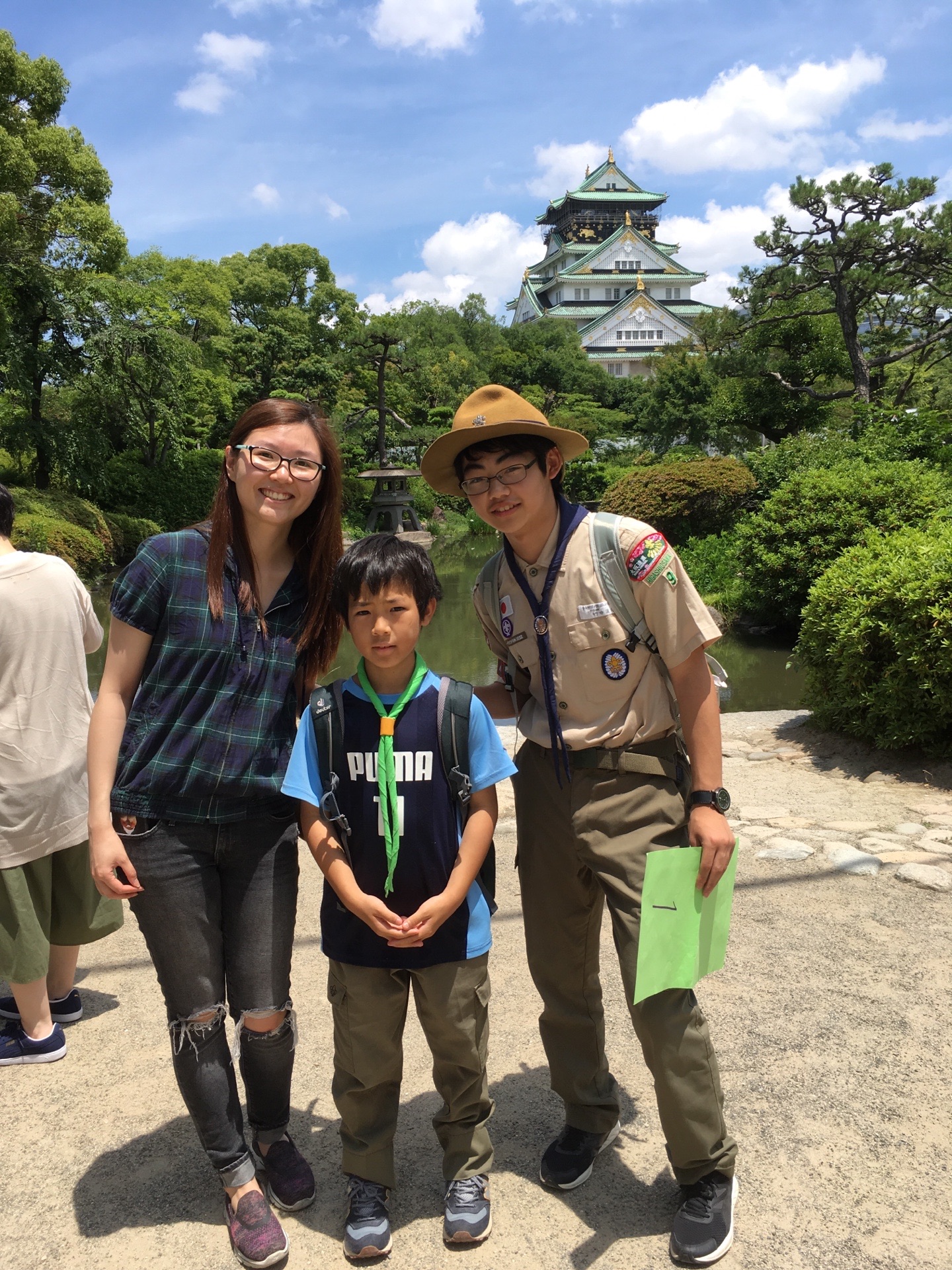 親子ハイク　観光客との写真