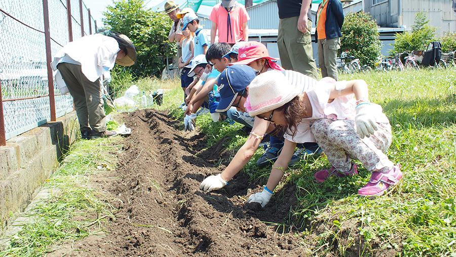 団行事　苗植え